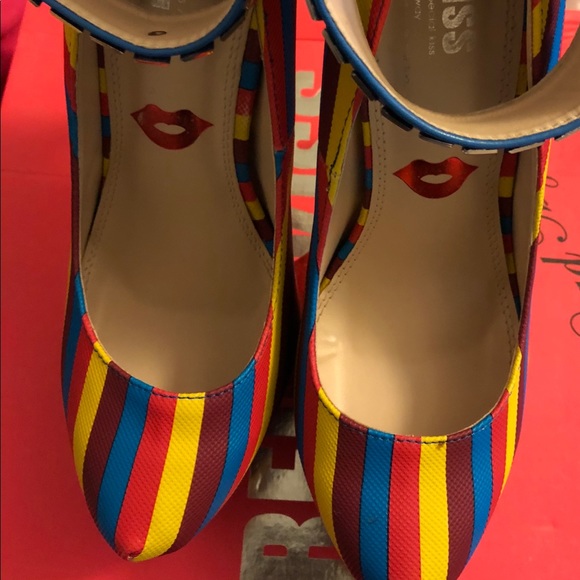 Shoes - Picture 1 of 2